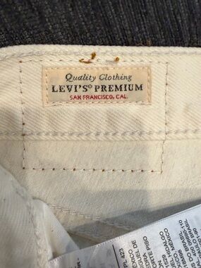 Levi's Premium Women's Straight Leg Jeans in Cream